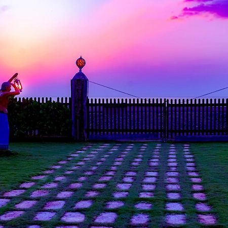 Calypso Sunset Hotell Iranawila Eksteriør bilde