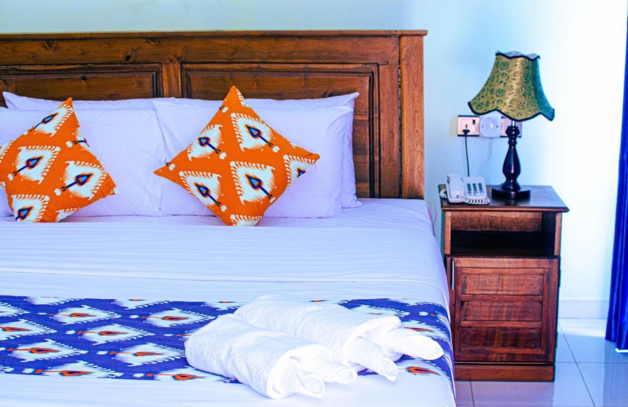 Calypso Sunset Hotell Iranawila Eksteriør bilde