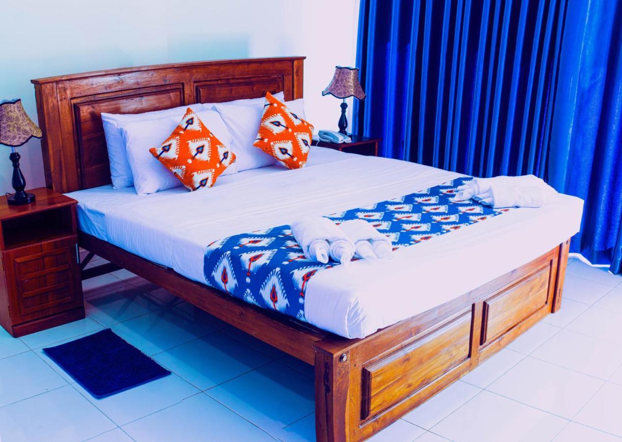 Calypso Sunset Hotell Iranawila Eksteriør bilde