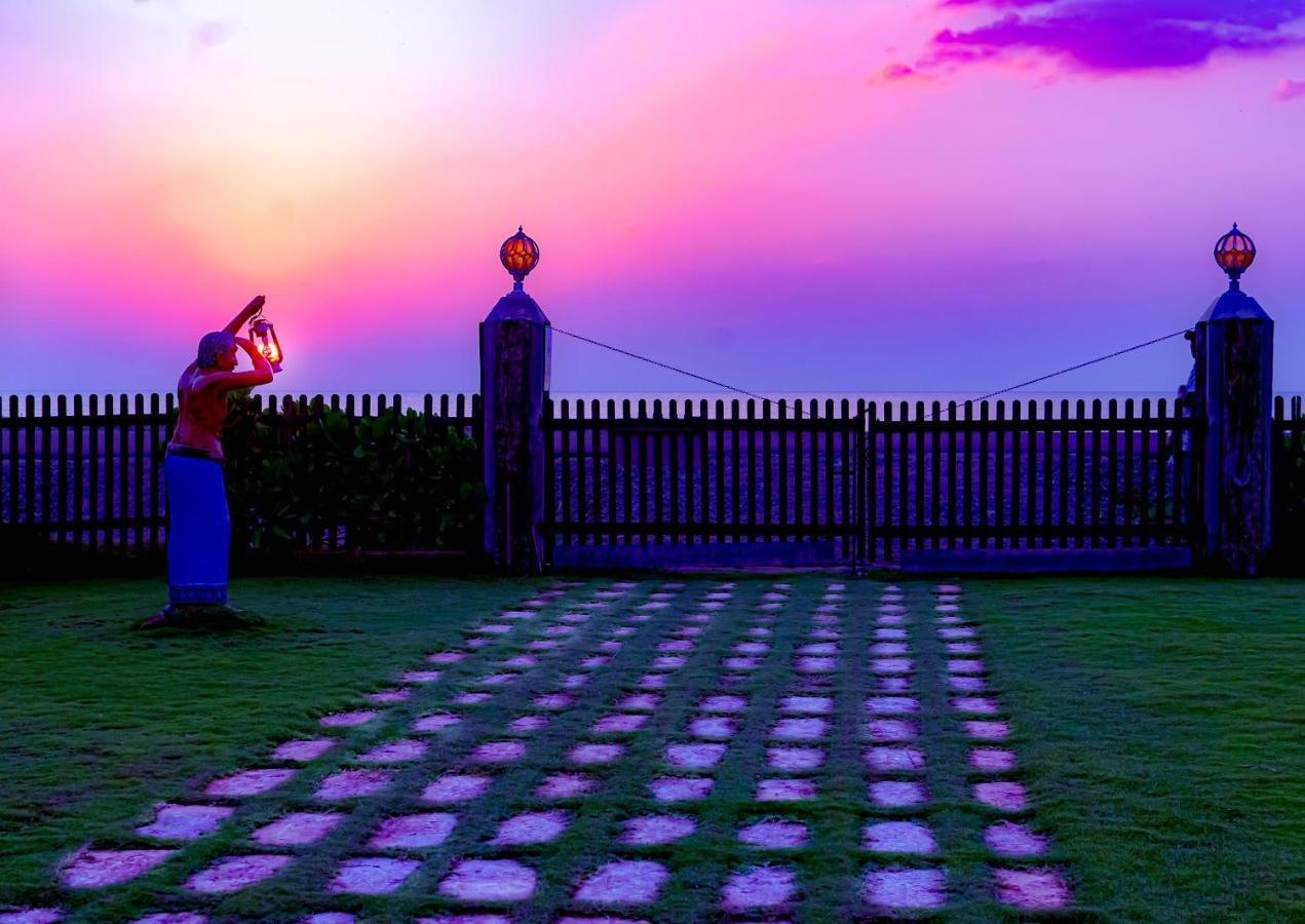 Calypso Sunset Hotell Iranawila Eksteriør bilde